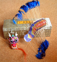 Small dragon with presentation box